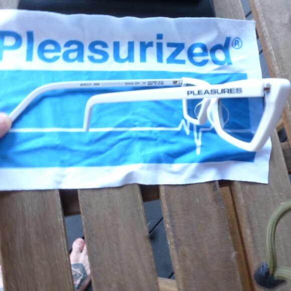 PLEASURES x AKILA Nemesis 1806 White Sunglasses - Picture 3 of 9